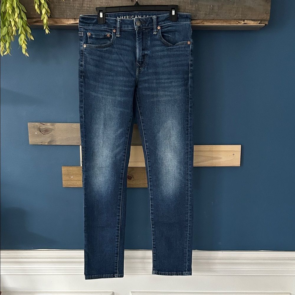 American Eagle Outfitters Men's Dark Blue Skinny Jeans EUC. 30/32